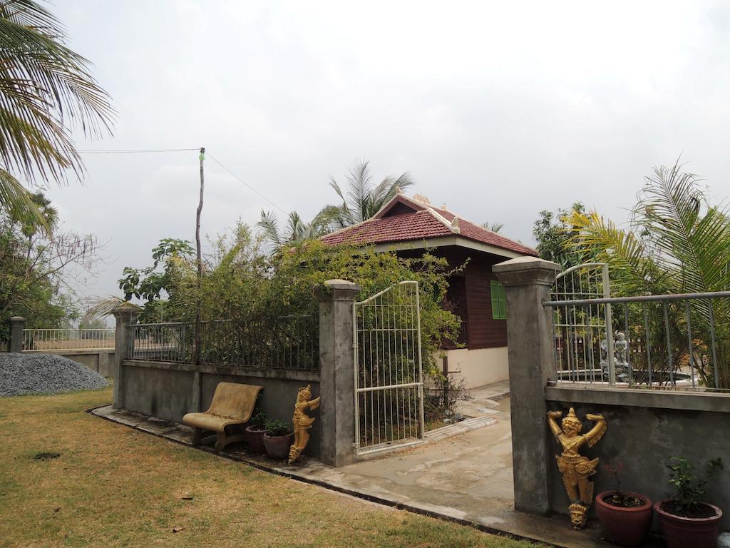 Meas Family Homestay Angk Ta Saom Esterno foto