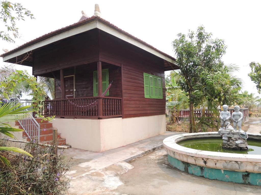 Meas Family Homestay Angk Ta Saom Esterno foto